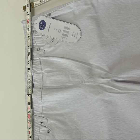 DG 2 Classic White Jeans - Picture 10 of 10